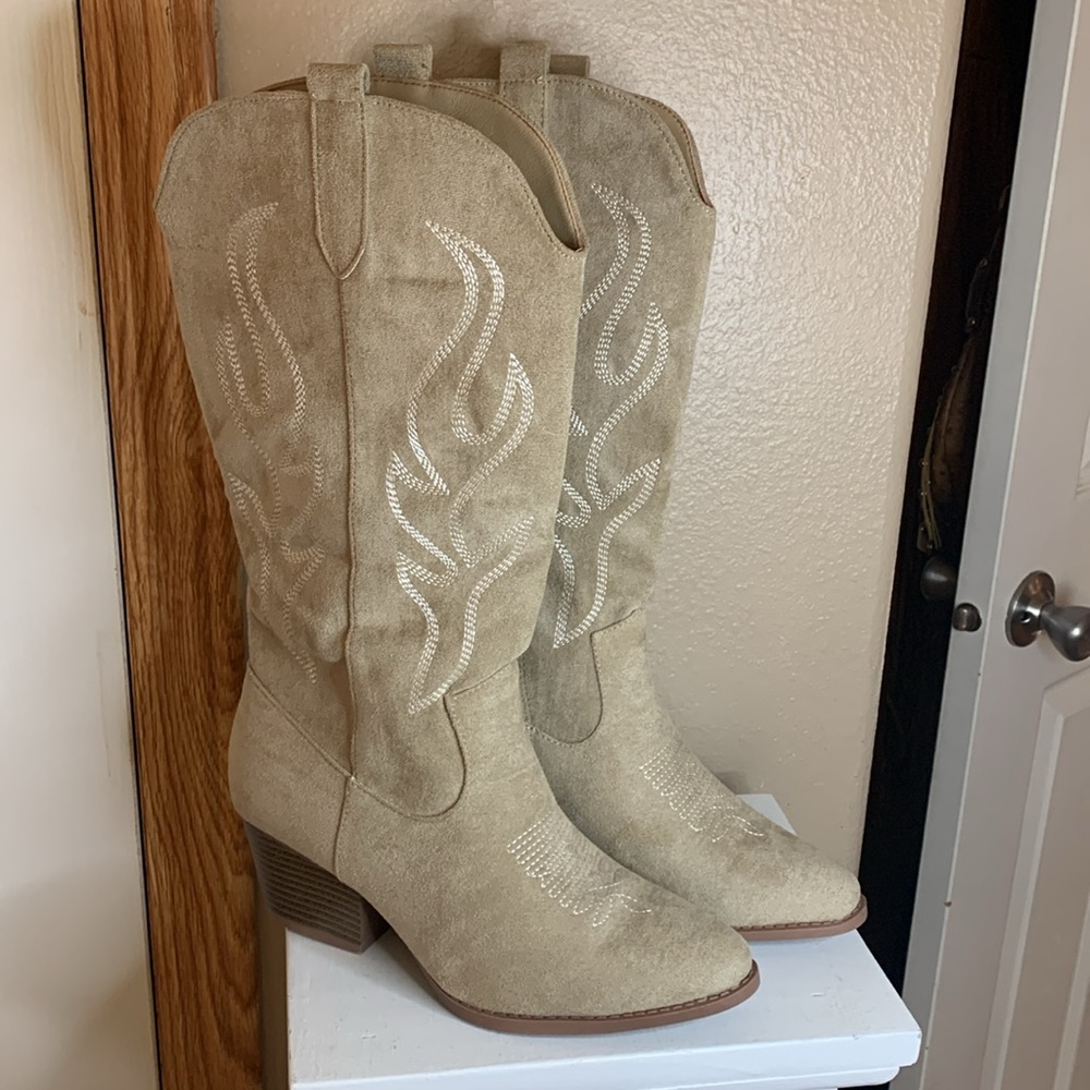 Western Beige Faux Suede Cowgirl Boots NEW in package